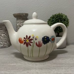 Rae Dunn tea pot